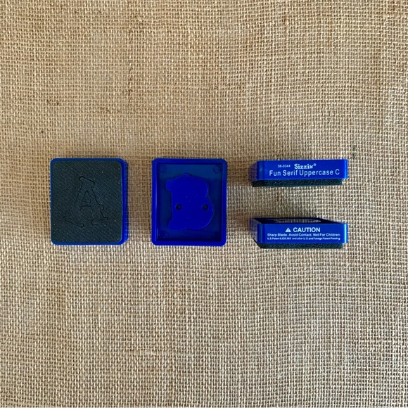 SIZZIX Fun Serrif Alphabet Letter Die Cutting Set w/ Individual Cases in Box - Picture 11 of 15